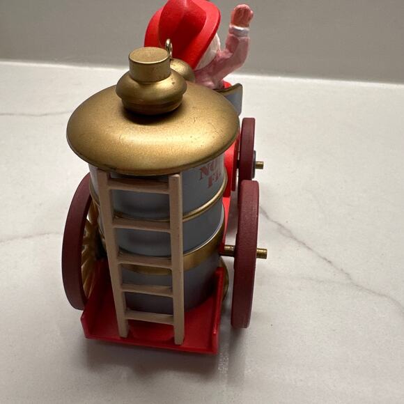 Vtg 1985 Hallmark Keepsake Ornament Santa's Fire Engine 7th in Series NIB - Picture 7 of 8
